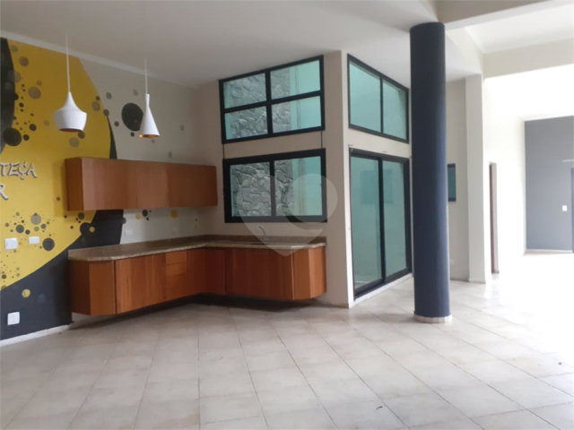 Sobrado à venda com 4 suítes em Horto, São Paulo, SP