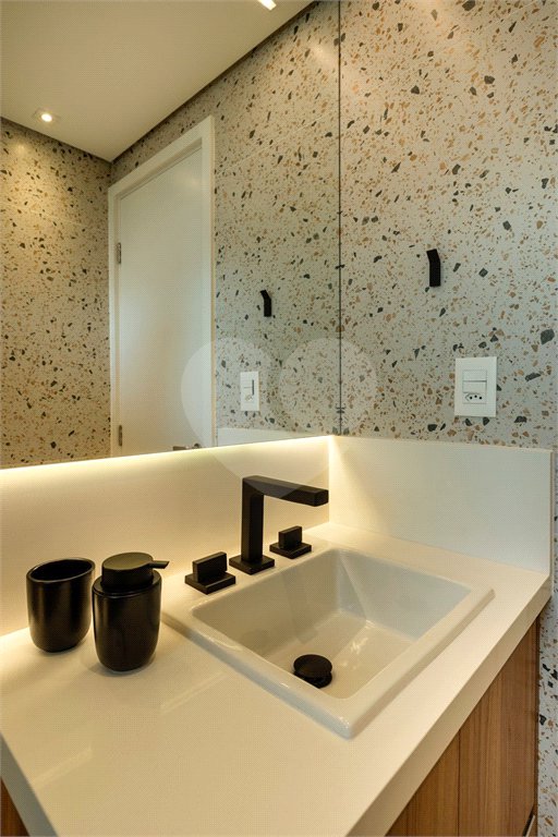 Apartamento à venda com 3 quartos, sendo 1 suíte,  em Vila Anastácio, São Paulo, SP