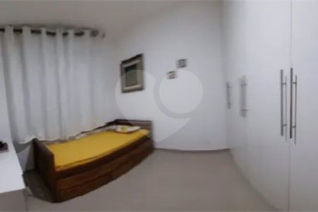 Casa à venda com 4 quartos, sendo 1 suíte, no condomínio River Plate, Rio de Janeiro - RJ
