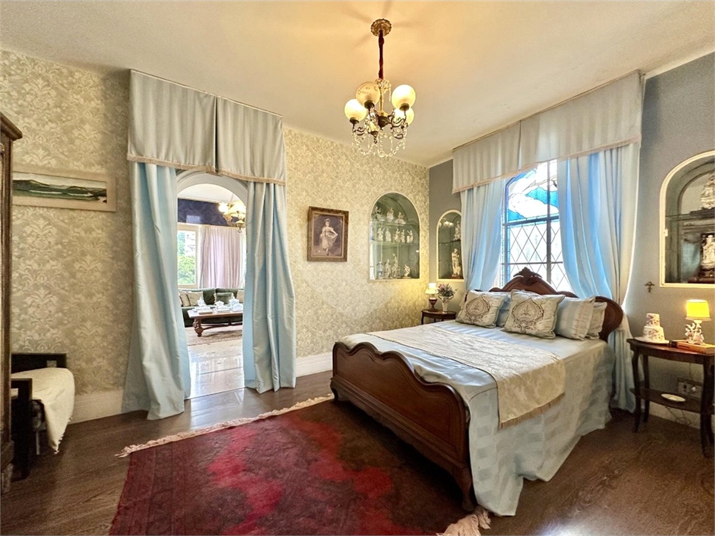 Casa à venda com 7 quartos, sendo 1 suíte, em Cosme Velho, Rio de Janeiro, RJ