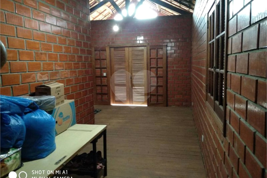 Sobrado à venda com 4 quartos, sendo 3 suítes, em Serra da Cantareira, Mairiporã, SP