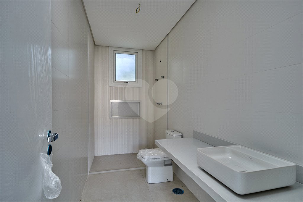 Casa à venda com 4 suítes no condomínio Liló, São Paulo - SP