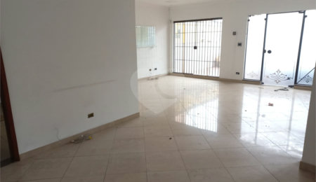 Sobrado à venda com 3 quartos, sendo 2 suítes,  em Parada Inglesa, São Paulo, SP