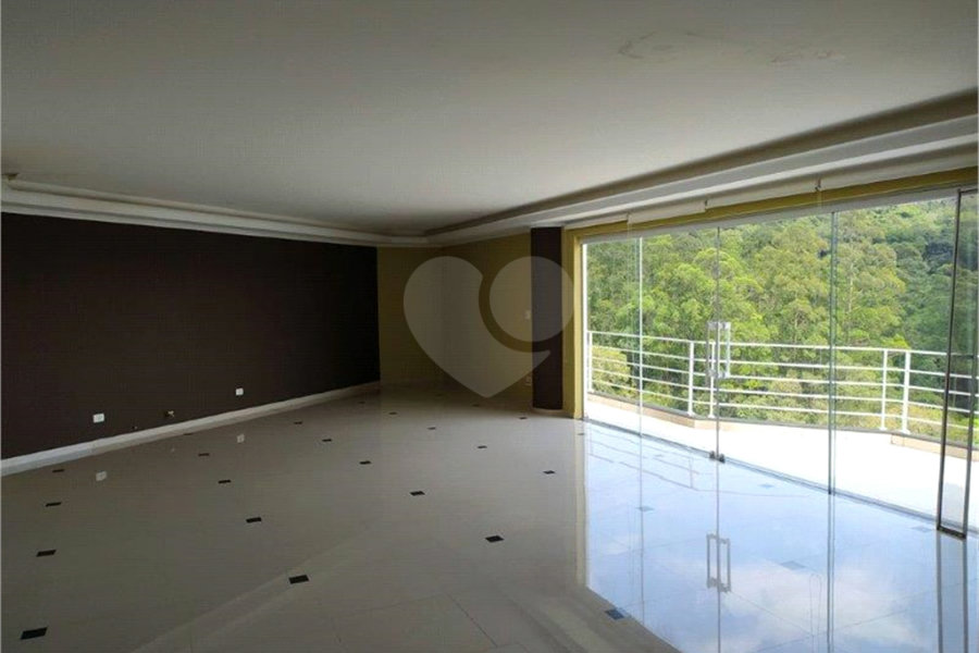 Casa à venda com 4 suítes no condomínio Parque Imperial, Mairiporã - SP
