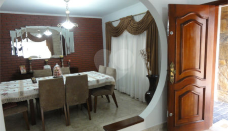 Sobrado à venda com 3 quartos, sendo 1 suíte,  em Jardim São Paulo(zona Norte), São Paulo, SP