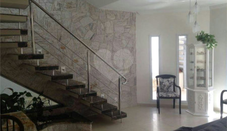 Casa à venda com 4 suítes em Solemar, Praia Grande, SP