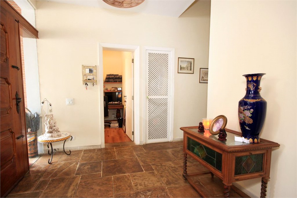 Casa Térrea à venda com 4 quartos, sendo 2 suítes, em Interlagos, São Paulo, SP