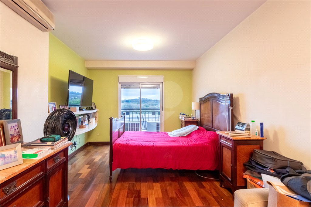 Apartamento à venda com 4 quartos, sendo 2 suítes,  em Alto de Pinheiros, São Paulo, SP