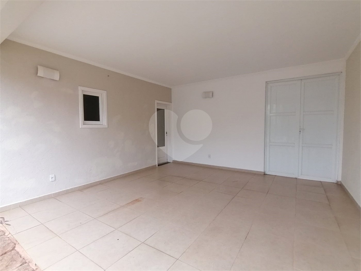 Casa para alugar com 3 quartos, sendo 1 suíte, no condomínio Recanto dos Paturis, Vinhedo - SP