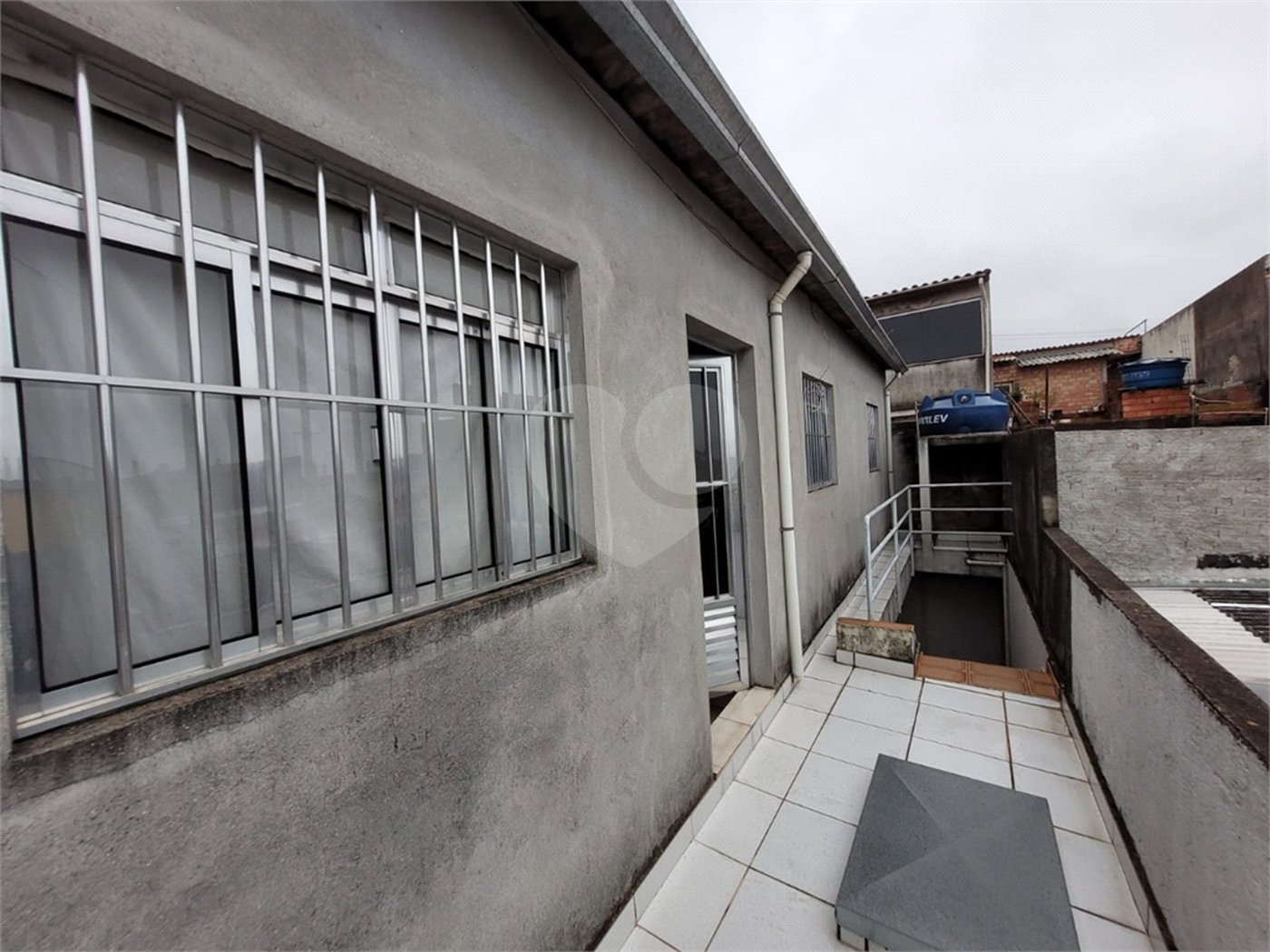 Sobrado à venda com 4 quartos em Vila Jurema, Ferraz de Vasconcelos, SP