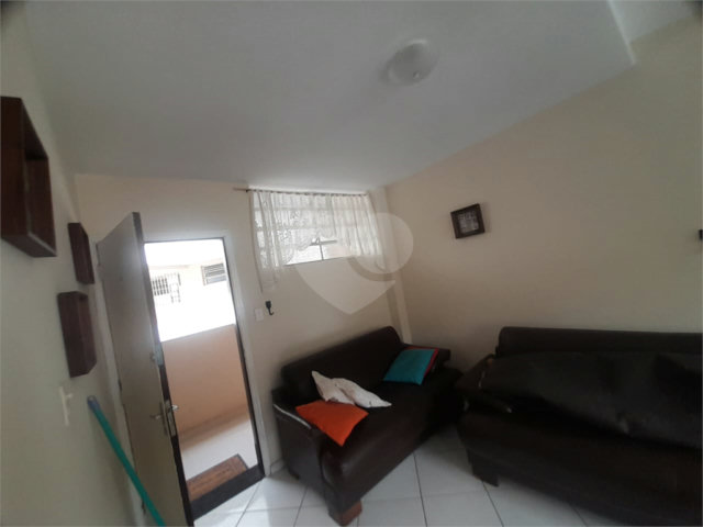 Apartamento à venda com 3 quartos, sendo 1 suíte,  no Centro, Serra Negra, SP