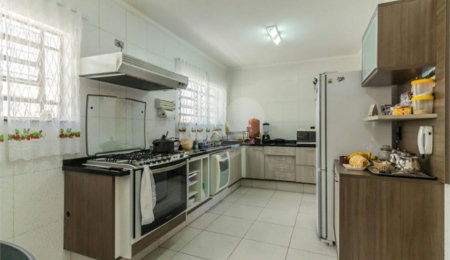 Casa à venda com 3 suítes em Horto, São Paulo, SP