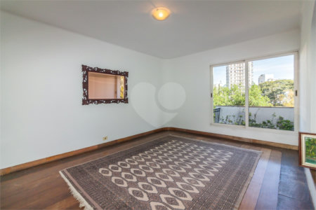 Apartamento à venda com 4 quartos, sendo 3 suítes, em Vila Andrade, São Paulo, SP