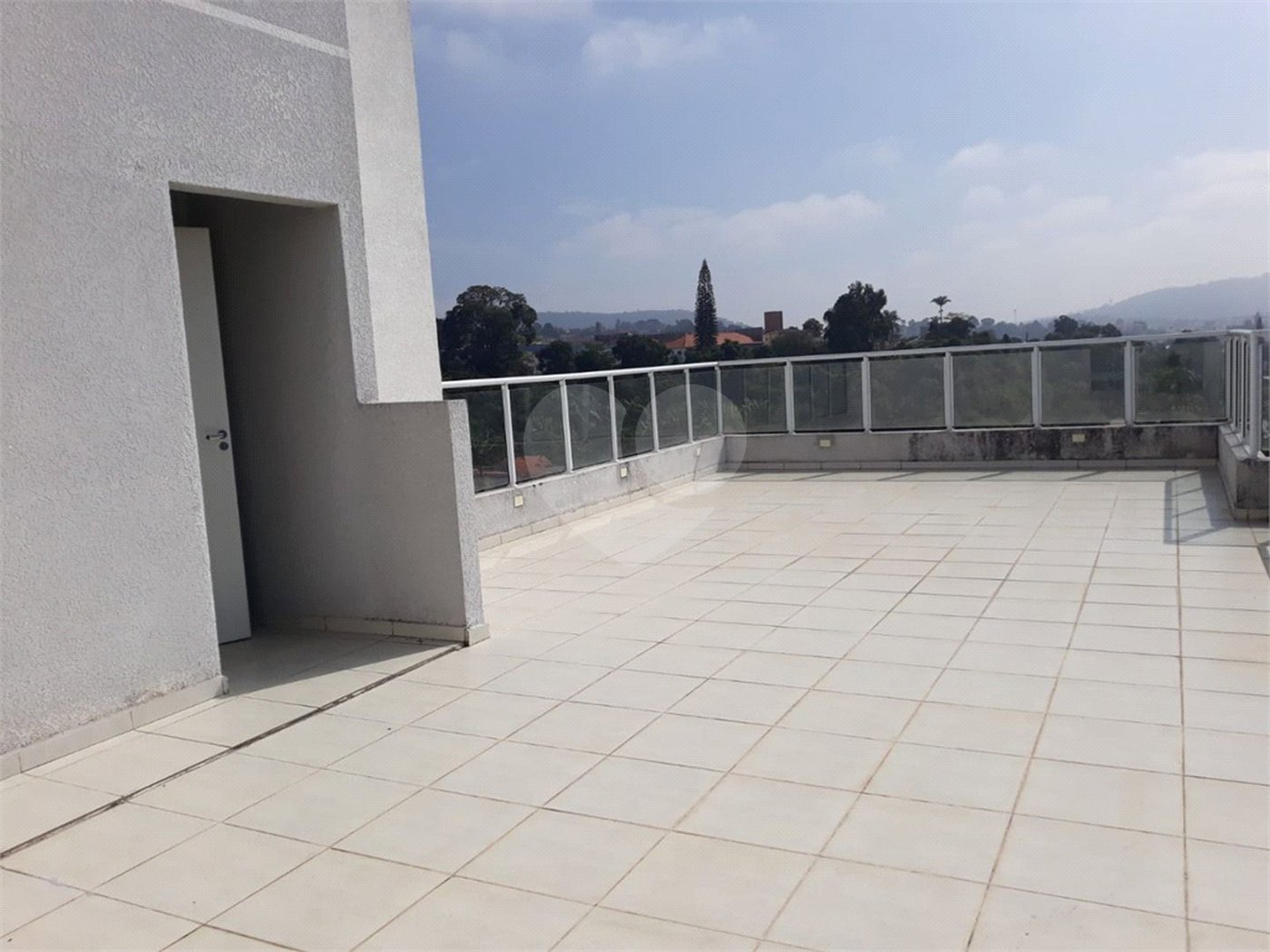 Apartamento à venda ou para alugar com 2 quartos, sendo 1 suíte,  em Vila Santa Isabel, São Roque, SP