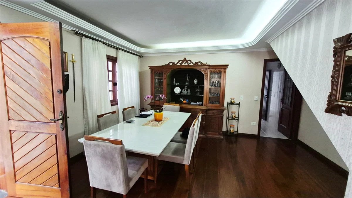 Casa à venda com 3 suítes em Jardim das Vertentes, São Paulo, SP