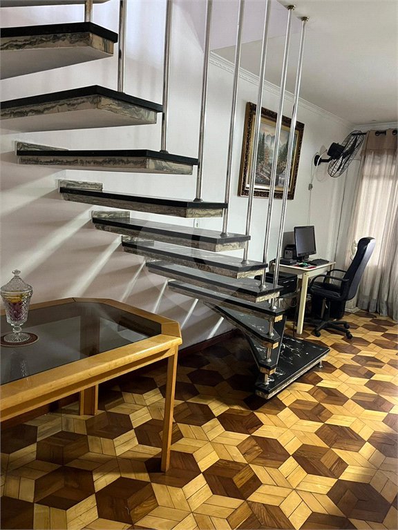 Sobrado à venda com 3 quartos, sendo 1 suíte, em Vila Santo Estéfano, São Paulo, SP