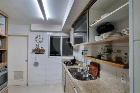 Apartamento à venda com 3 suítes em Jardim Londrina, São Paulo, SP