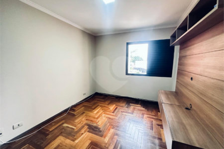 Apartamento à venda com 3 quartos, sendo 1 suíte, em Alto da Boa Vista, São Paulo, SP