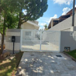 Casa à venda com 4 quartos, sendo 2 suítes, no condomínio Marambaia, Vinhedo - SP