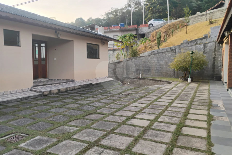 Casa à venda com 4 quartos em Barreiro, Mairiporã, SP