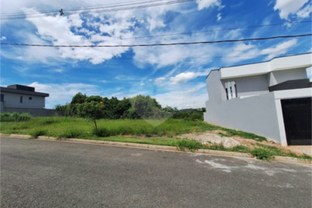 Terreno à venda com 1 suíte em Pinheirinho, Vinhedo, SP