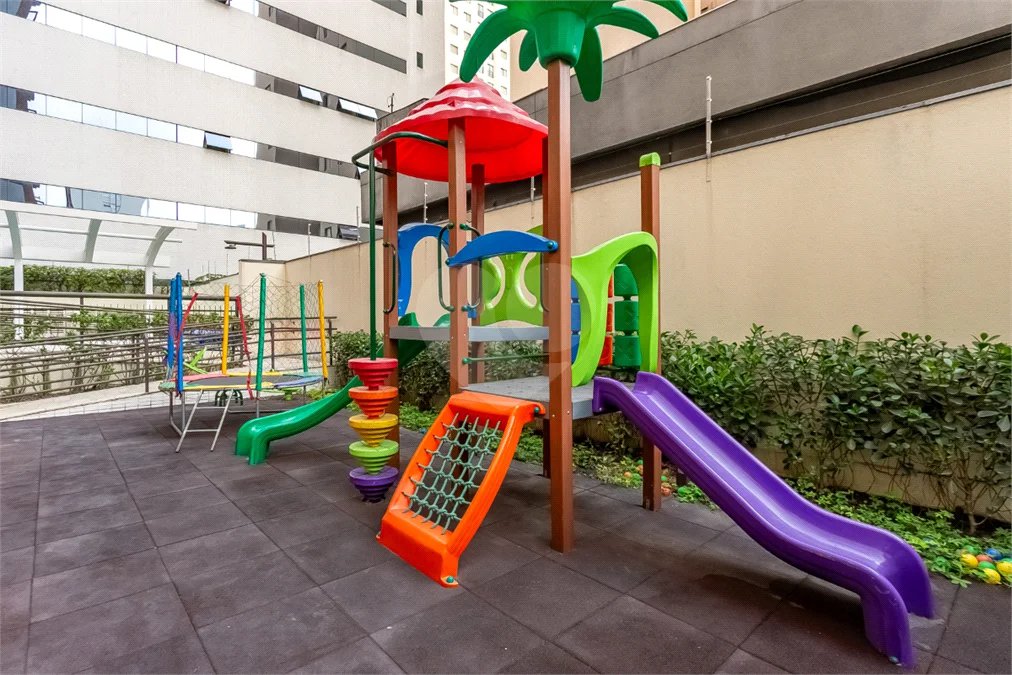 Vila Clementino - Apartamento reformado | 186 m² | 3 suítes | 3 vagas livres