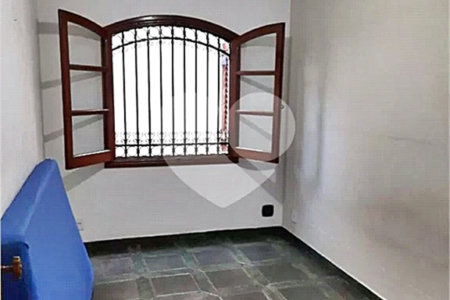 Sobrado à venda com 4 quartos, sendo 2 suítes, em Jardim São Bento, São Paulo, SP