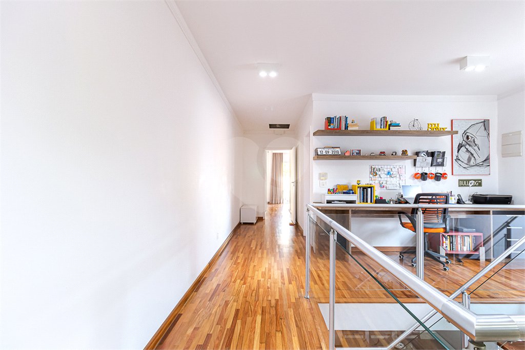 Casa à venda com 3 quartos, sendo 1 suíte, em Alto da Boa Vista, São Paulo, SP