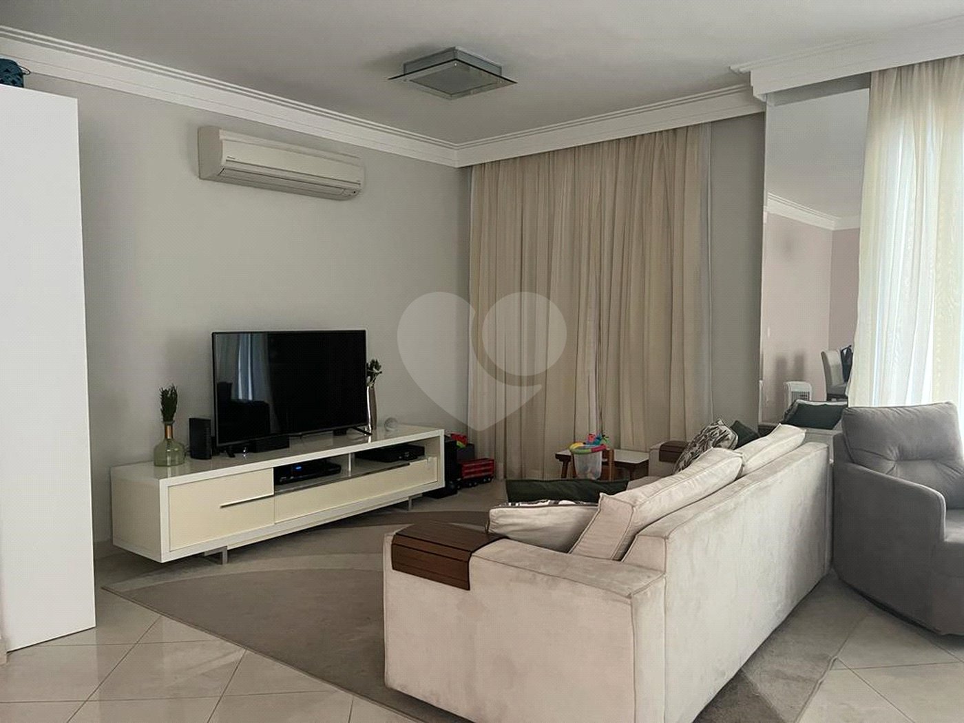 Apartamento à venda com 3 quartos, sendo 1 suíte,  em Vila Clementino, São Paulo, SP