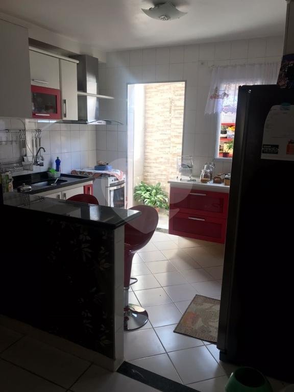 Casa à venda com 2 quartos, sendo 1 suíte, no condomínio Res Santa Inês, São Paulo - SP
