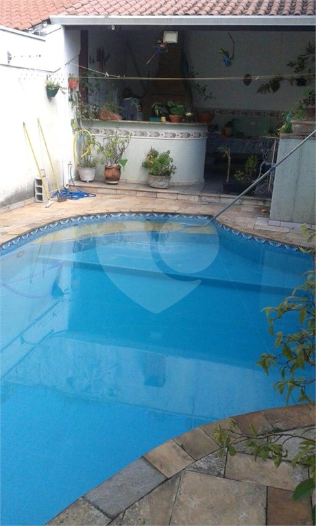 Sobrado à venda com 3 quartos, sendo 2 suítes, em Horto, São Paulo, SP
