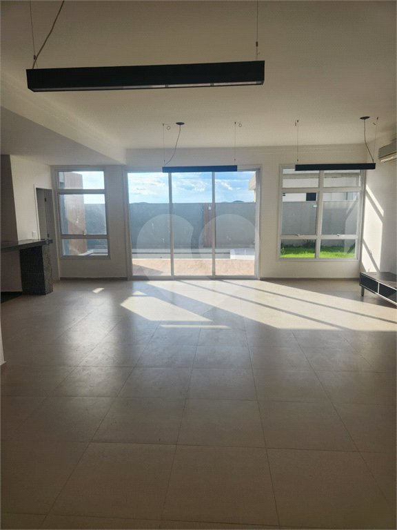 Casa à venda ou para alugar com 4 suítes no condomínio Residencial Jaguary, São José dos Campos - SP