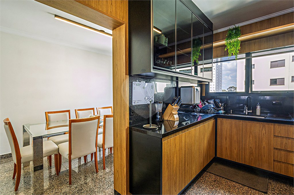 Apartamento à venda com 4 quartos, sendo 3 suítes, em Morumbi, São Paulo, SP