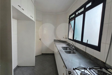 Apartamento à venda com 3 suítes em Vila Uberabinha, São Paulo, SP