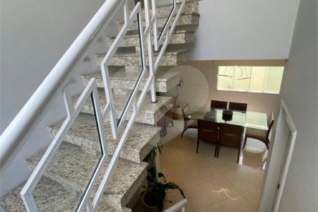 Casa à venda com 5 quartos, sendo 1 suíte, no condomínio Residencial Green Ville, Rio de Janeiro - RJ