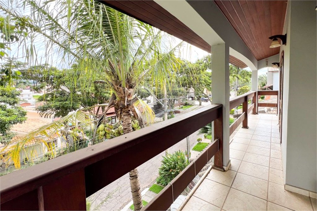 Casa à venda com 4 quartos, sendo 2 suítes,  no condomínio Villaggio Capriccio, Louveira - SP