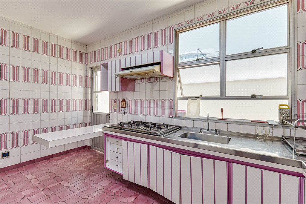 Casa de Vila à venda com 4 quartos, sendo 3 suítes,  em Alto da Boa Vista, São Paulo, SP