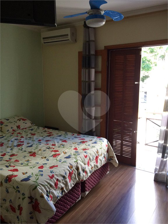 Sobrado à venda com 2 quartos, sendo 1 suíte, em Lar São Paulo, São Paulo, SP