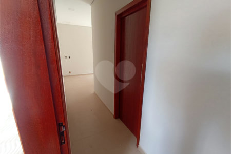 Casa à venda com 3 quartos, sendo 1 suíte, no condomínio Residencial Golden Ville, Itapetininga - SP
