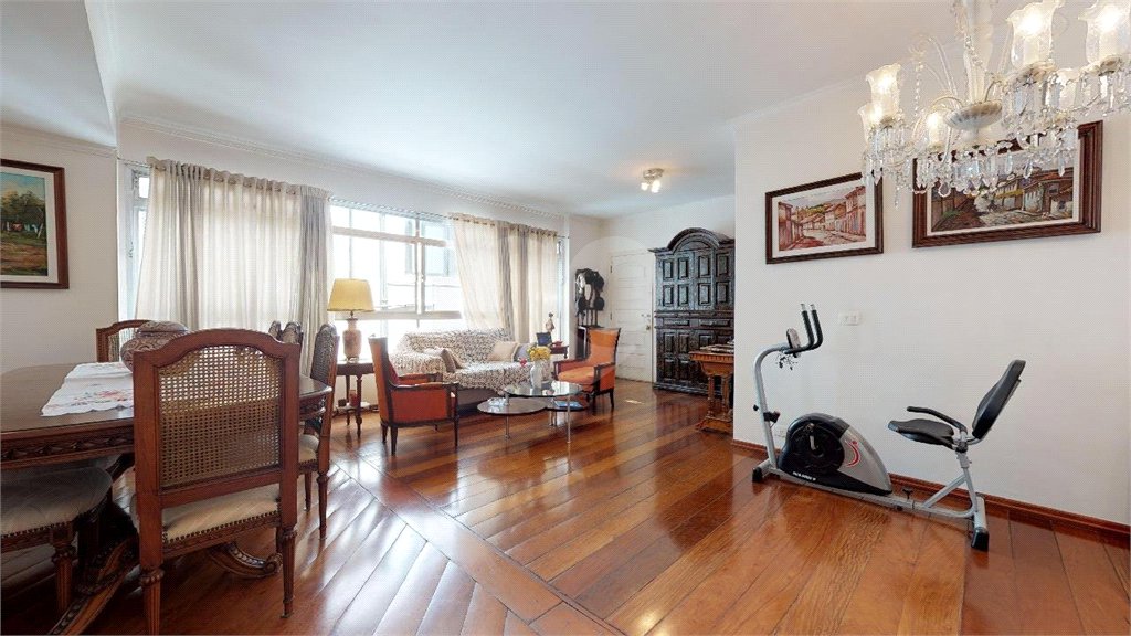 Apartamento à venda com 3 quartos, sendo 1 suíte, em Santa Cecília, São Paulo, SP