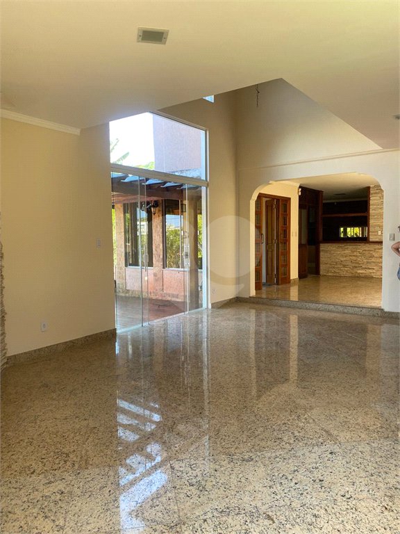 Casa à venda com 4 quartos, sendo 2 suítes, em Ubatiba, Maricá, RJ