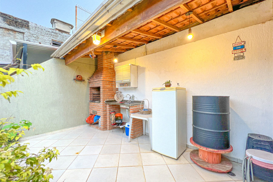 Casa à venda com 3 quartos, sendo 1 suíte,  no condomínio 658, São Paulo - SP