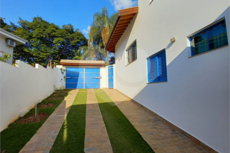 Casa à venda com 4 quartos, sendo 1 suíte, no condomínio Vale do Itamaracá, Valinhos - SP