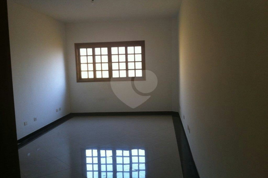 Sobrado à venda com 3 quartos, sendo 1 suíte, em Parada Inglesa, São Paulo, SP