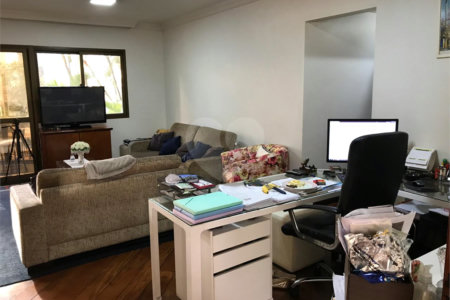 Apartamento à venda com 4 quartos, sendo 2 suítes, em Vila Olímpia, São Paulo, SP