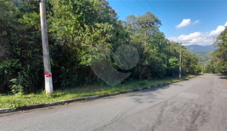 Terreno à venda no condomínio Alpes da Cantareira, Mairiporã - SP