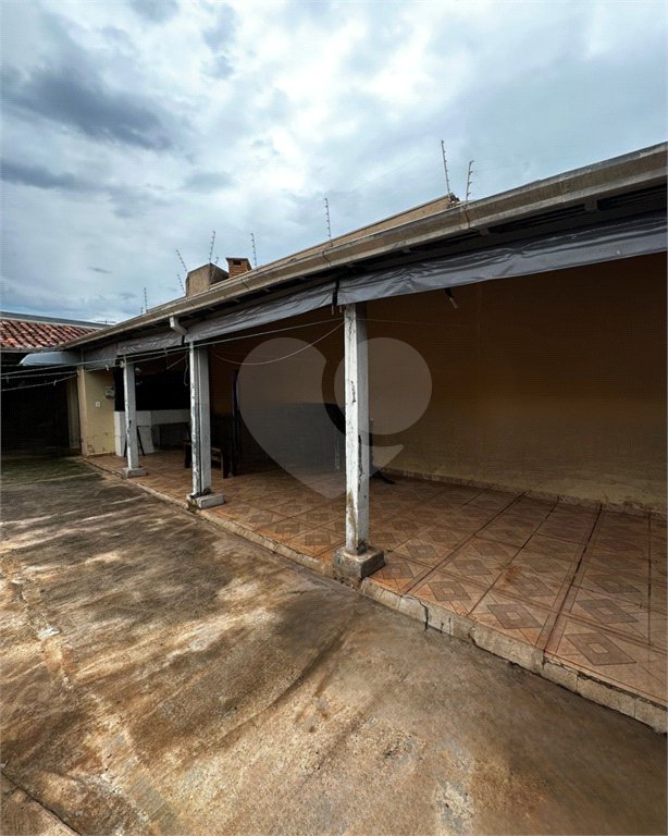 Casa à venda com 3 quartos, sendo 1 suíte, no Centro, Ponta Porã, MS