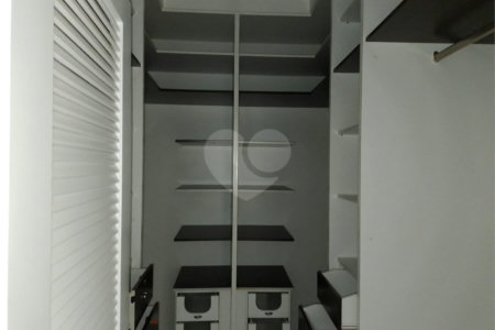 Casa à venda com 4 quartos, sendo 2 suítes,  em Vila Santista, Atibaia, SP