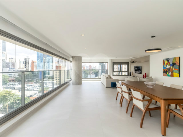 Apartamento à venda com 3 suítes em Campo Belo, São Paulo, SP