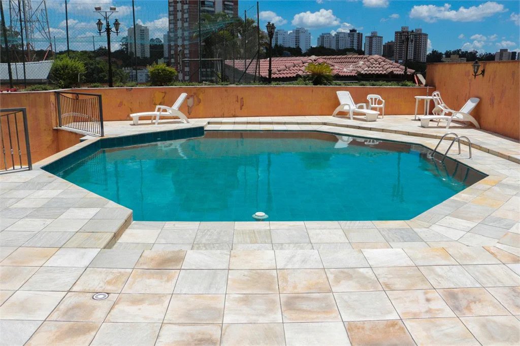 Apartamento à venda com 3 quartos, sendo 1 suíte,  em Vila Gomes, São Paulo, SP